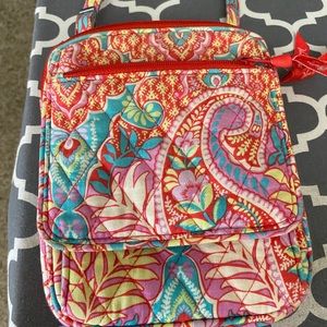 VERA BRADLEY CROSS-BODY